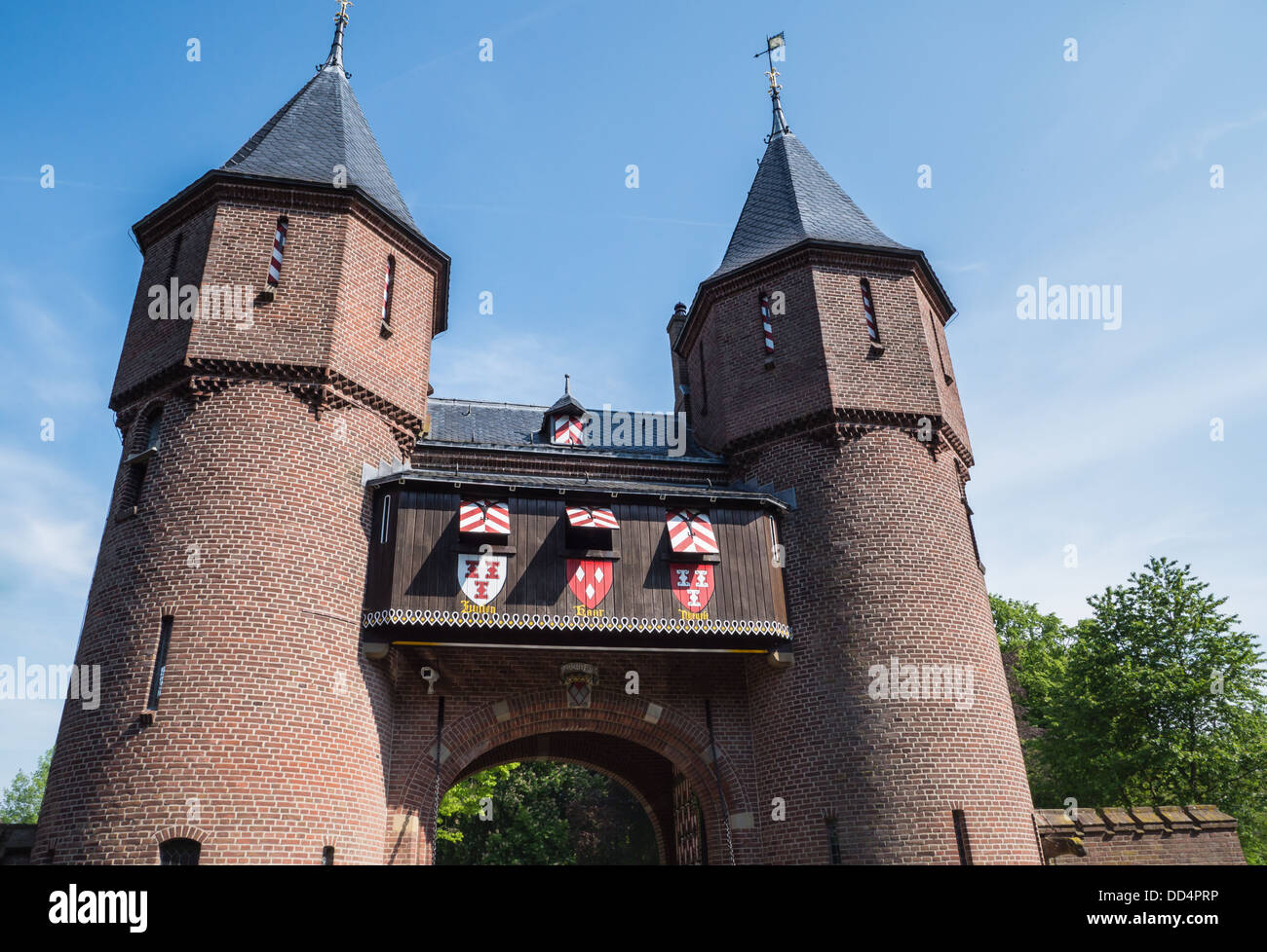 Puertas al castillo medieval de Haar en Haarzuilens, Países Bajos Foto de stock