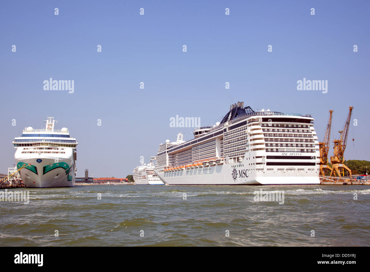 Crucero puerto venecia fotografías e imágenes de alta resolución - Página 2  - Alamy
