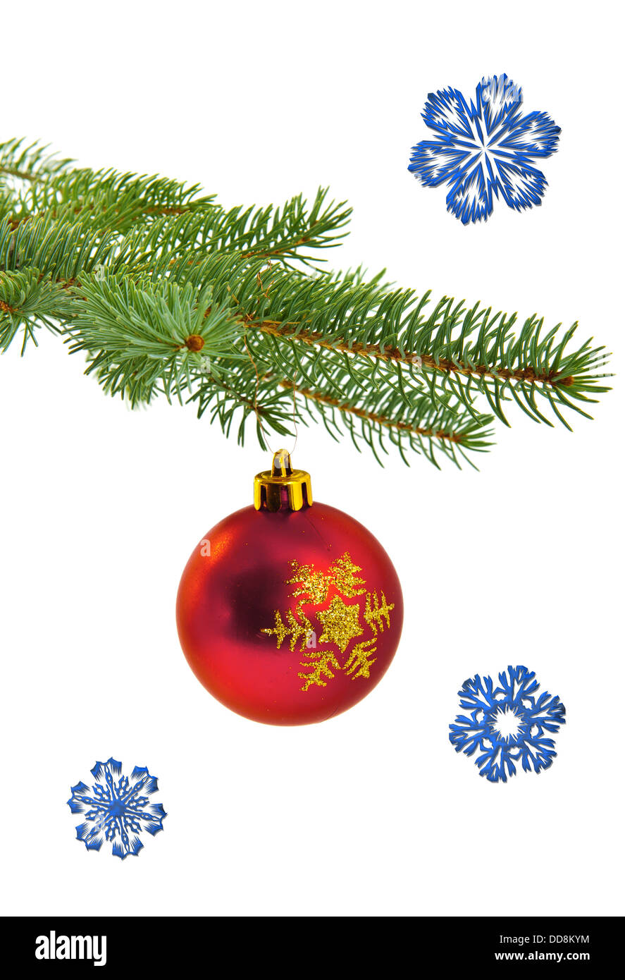 Bola roja sobre la rama de un árbol de Navidad Foto de stock
