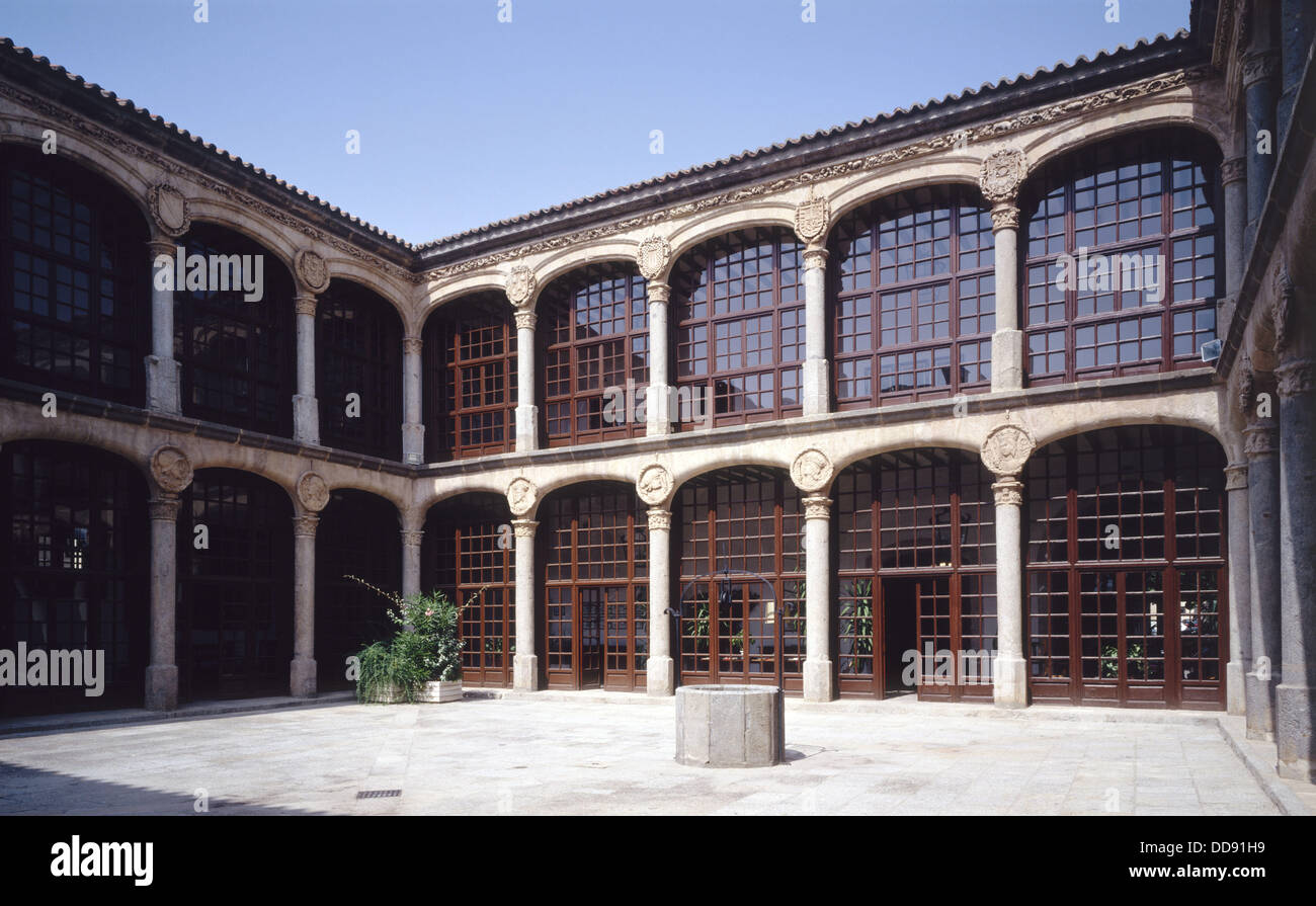 Palacio de los Condes de Alba y Aliste (de estilo plateresco, siglo xvi), hoy Parador Nacional