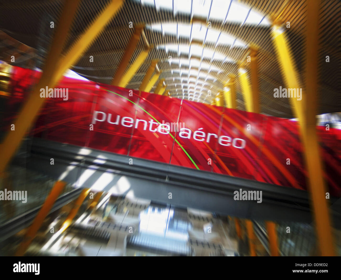 Puente aéreo MadridBarcelona (Air Shuttle). La Terminal 4. Aeropuerto