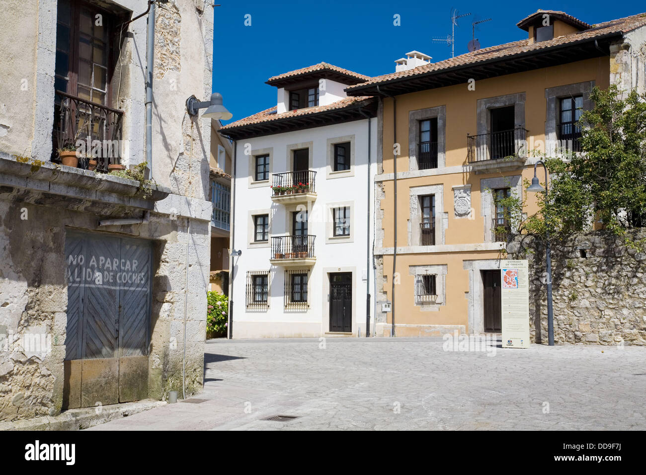Casco antiguo, Llanes. Asturias, España Fotografía de stock - Alamy