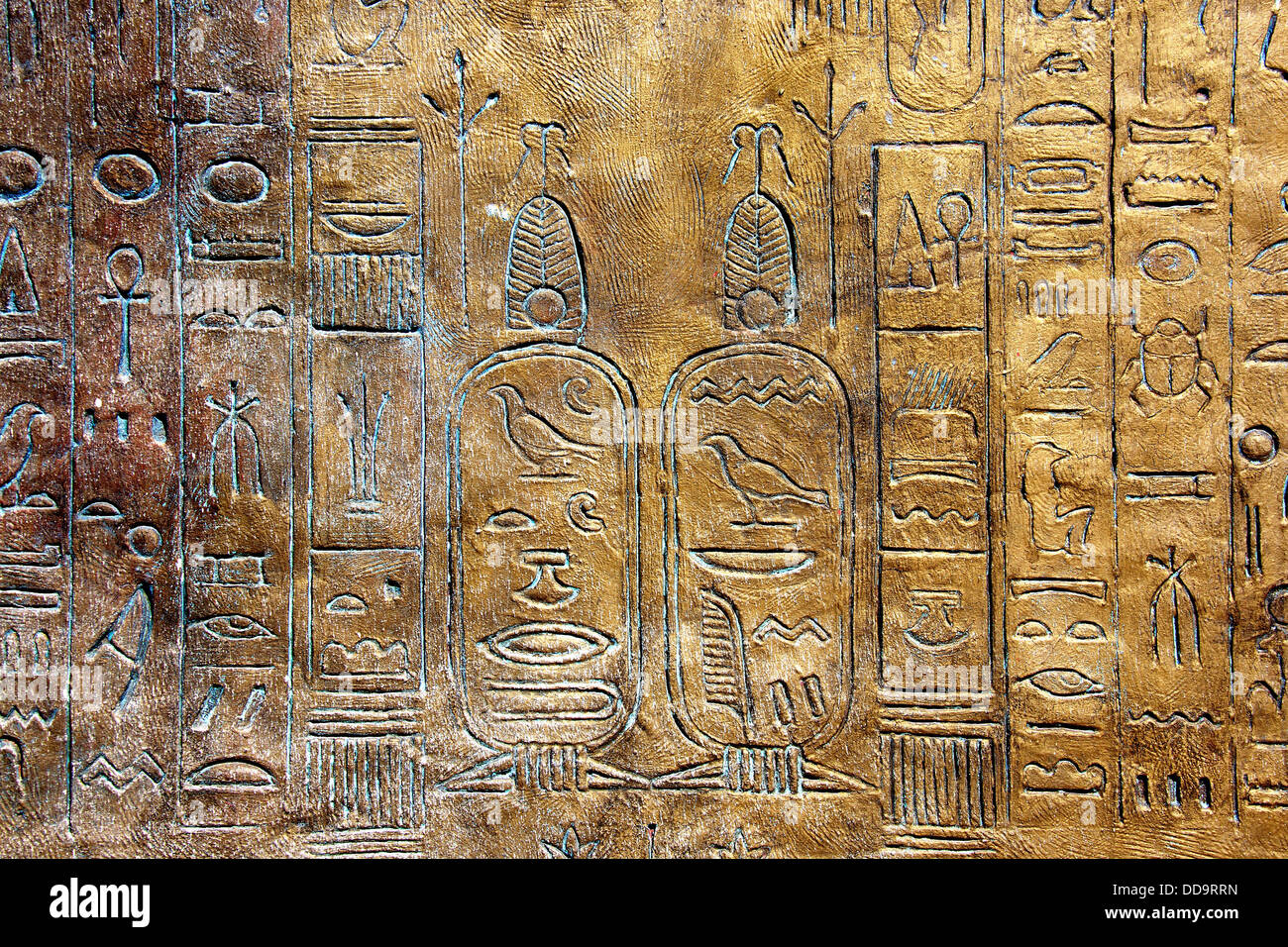 Los jeroglíficos en la pared. Foto de stock