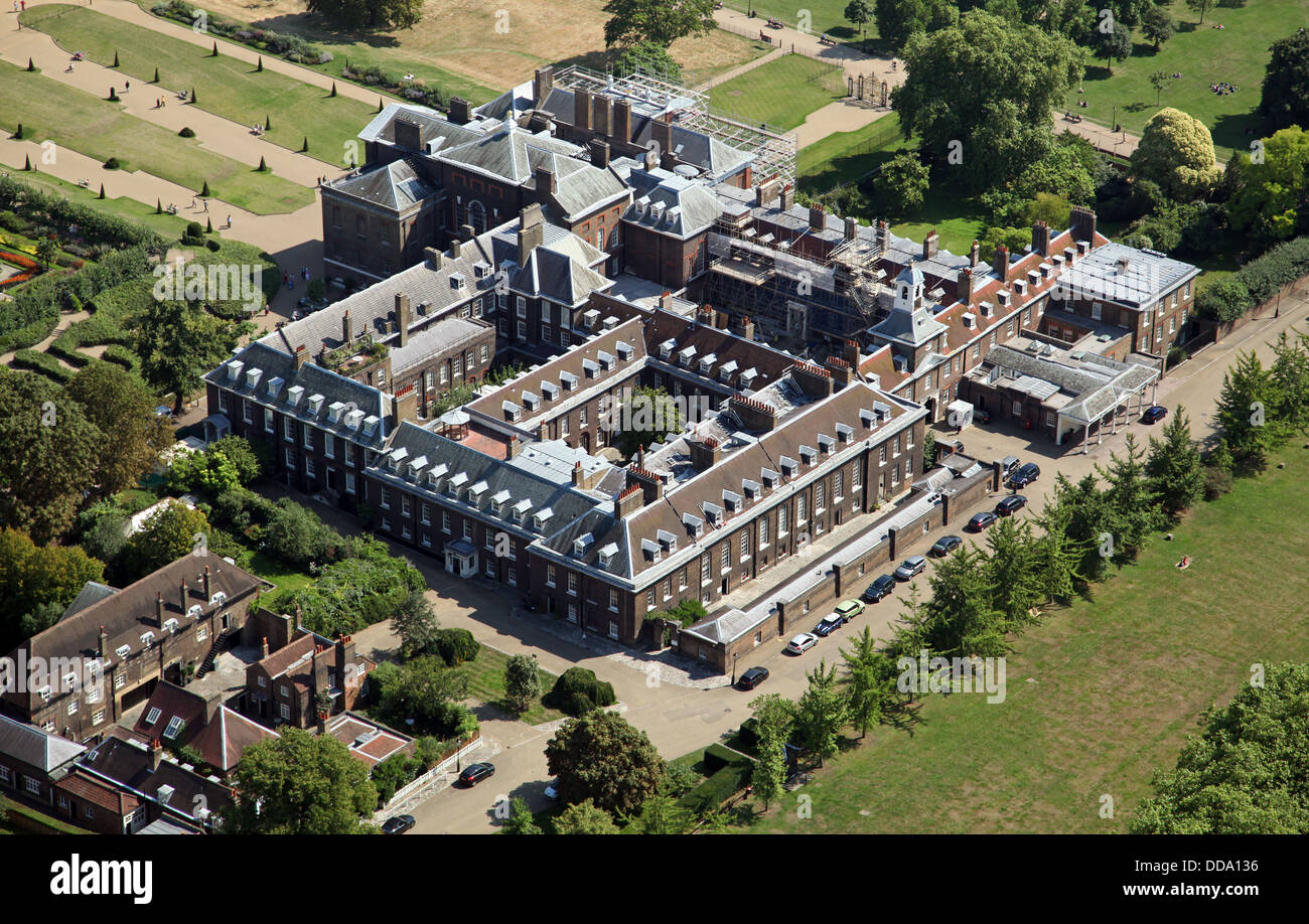 Vista aérea del Palacio de Kensington en Londres, casa del príncipe Guillermo y Kate Middleton la duquesa de Cambridge. Foto de stock