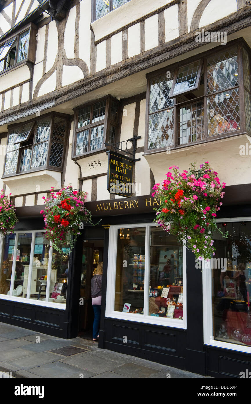 MULBERRY HALL Fecha 1434 en Stonegate tienda en el centro de la ciudad de York, North Yorkshire, Inglaterra Foto de stock