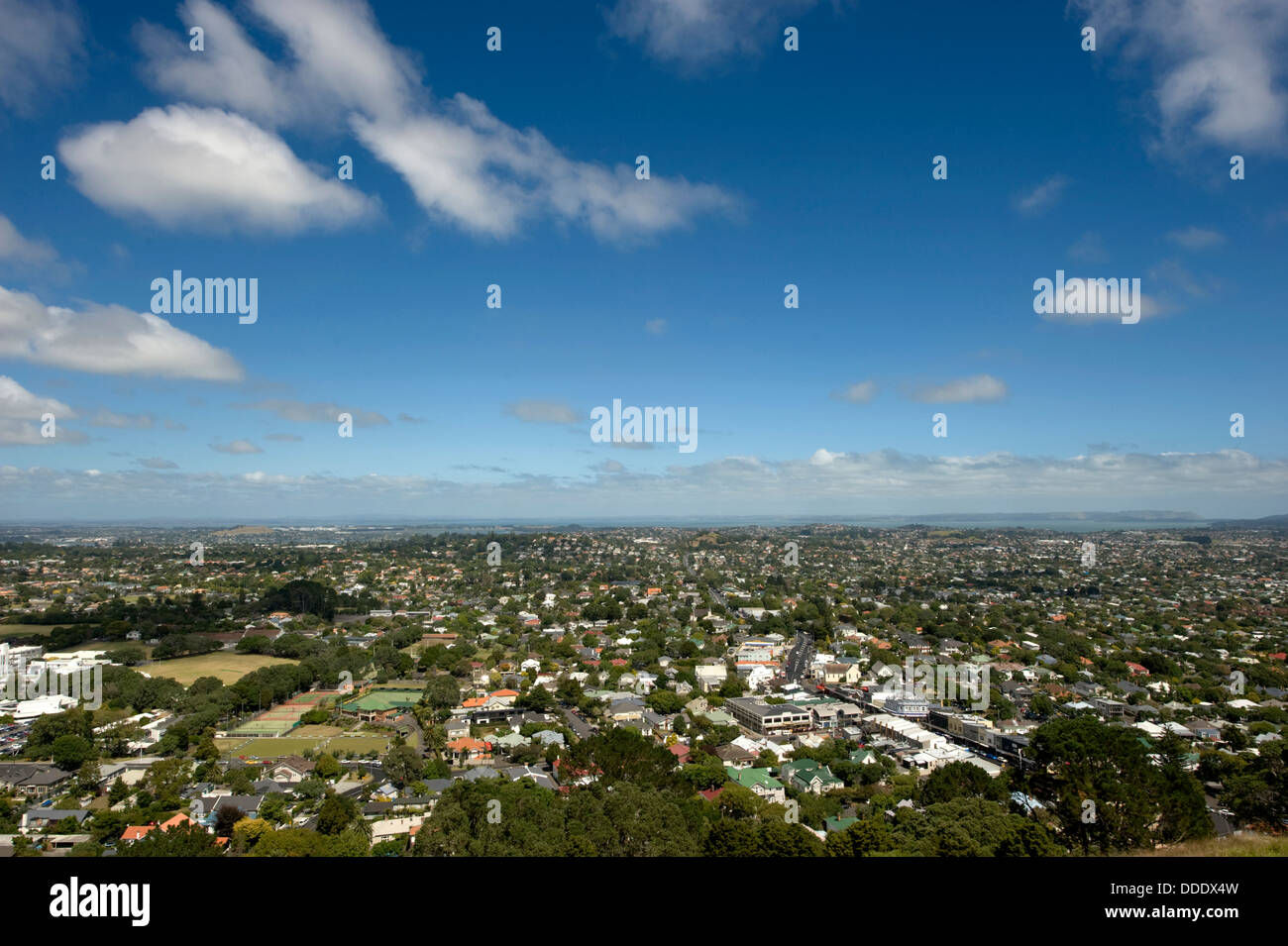 Suburban Auckland - vista desde el Monte Eden Foto de stock