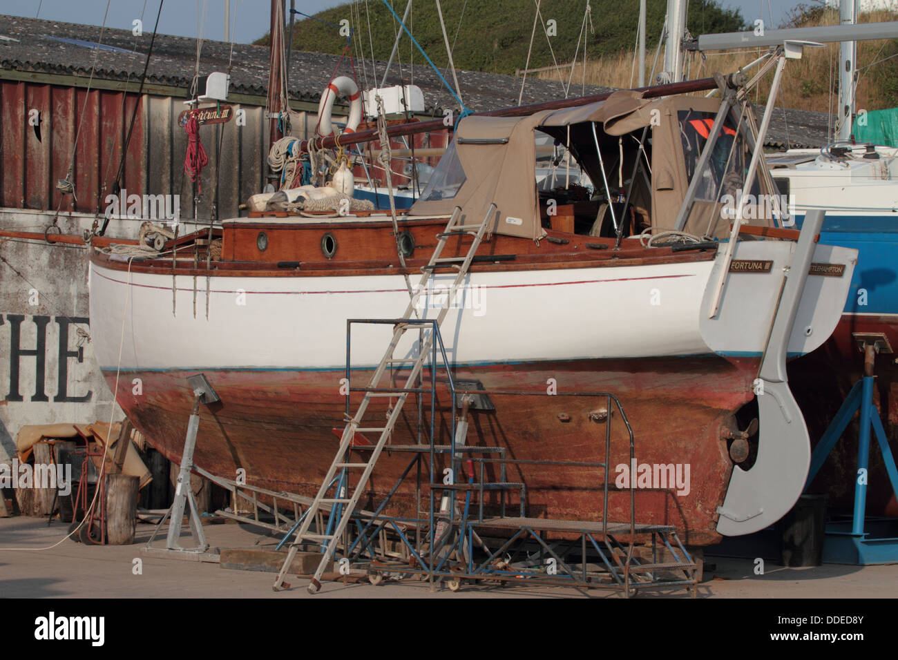 Reparacion de barcos fotografías e imágenes de alta resolución - Alamy