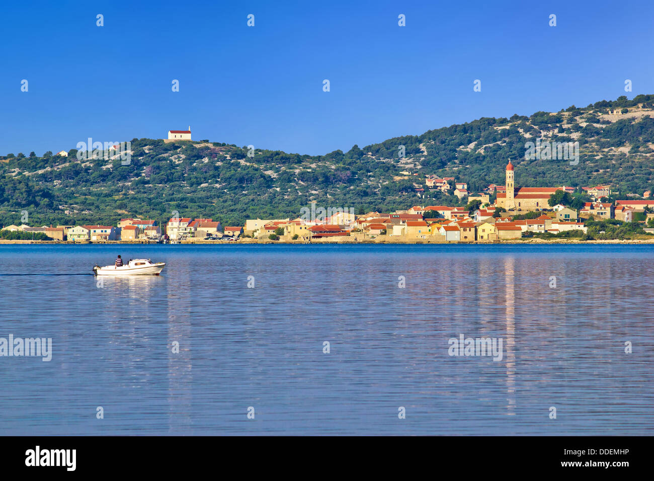Ciudad de Betina, Isla de Murter, Dalmacia, Croacia Foto de stock