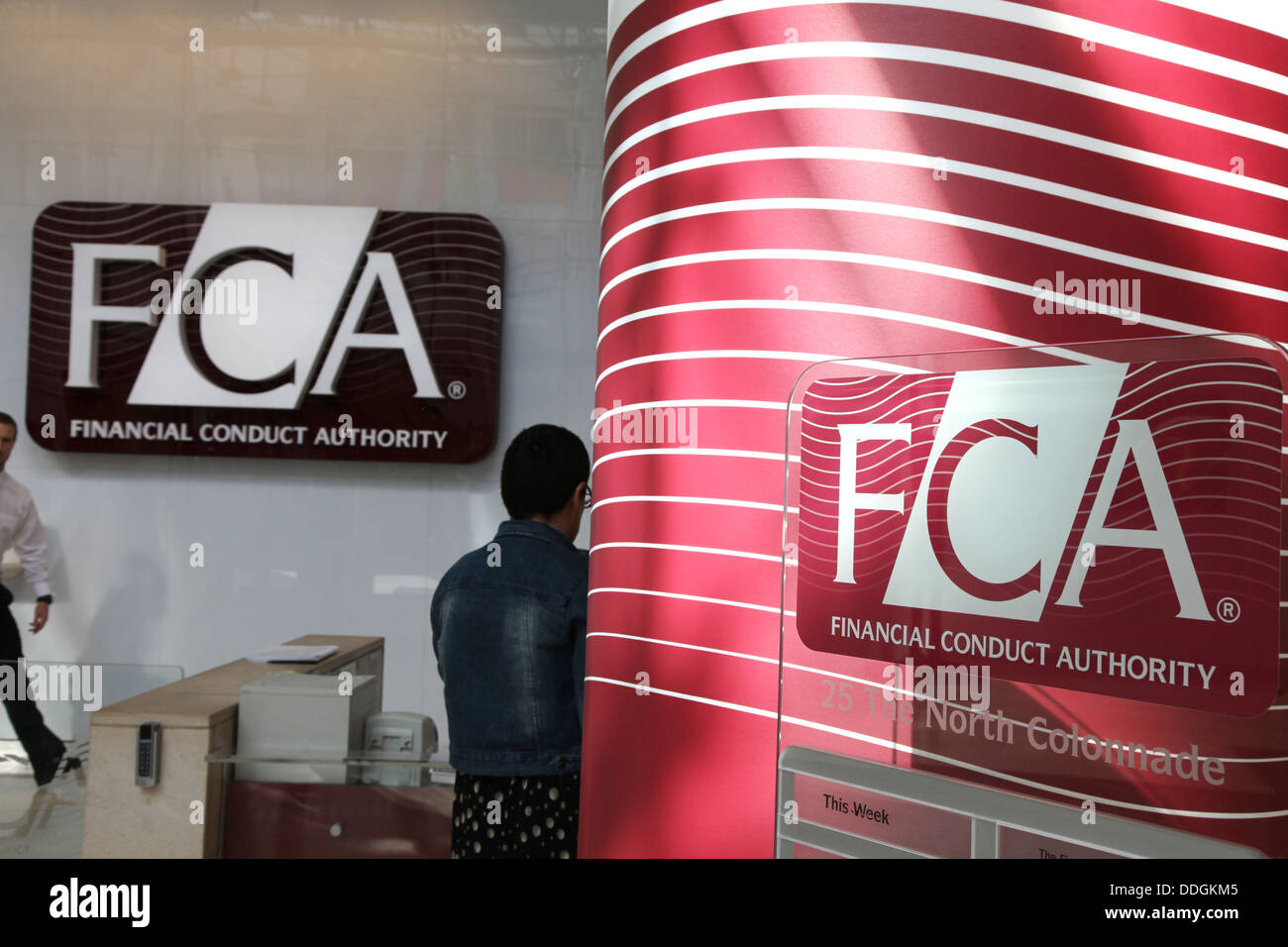 Oficinas de la FCA, la conducta financiera competente en Canary Wharf, Londres (anteriormente FSA). Foto de stock