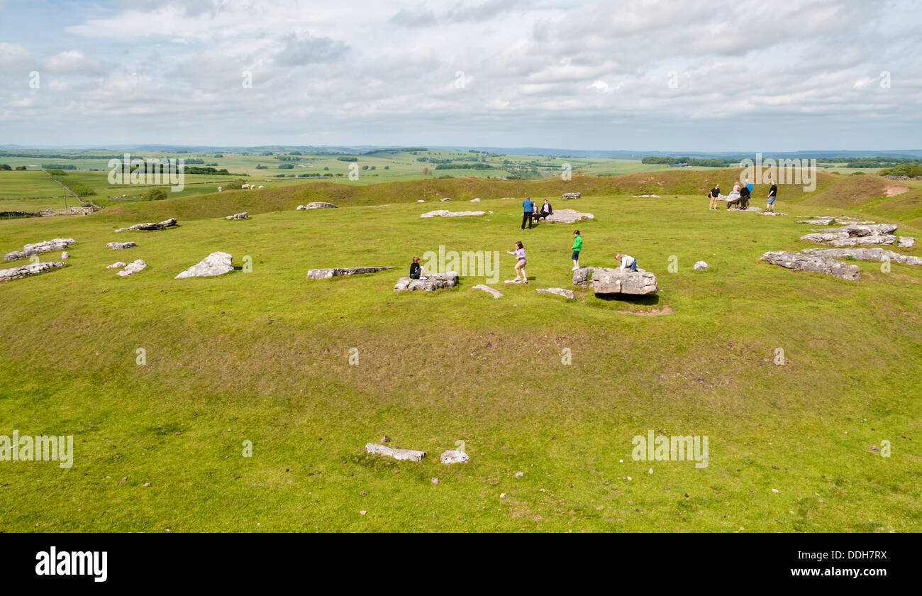 Gran Bretaña, Inglaterra, Derbyshire Peak District, Arbor baja, monumento henge Neolítico Foto de stock