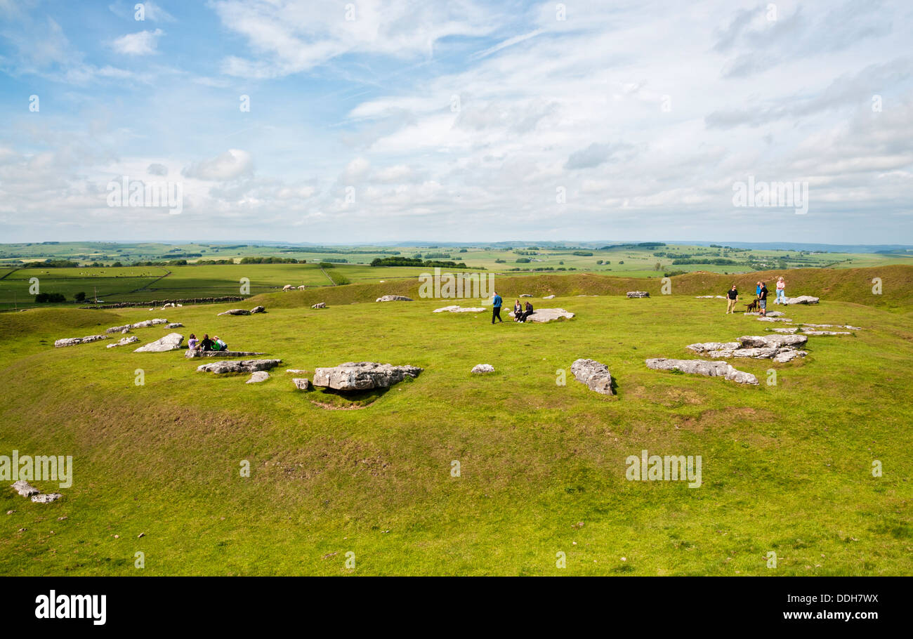 Gran Bretaña, Inglaterra, Derbyshire Peak District, Arbor baja, monumento henge Neolítico Foto de stock