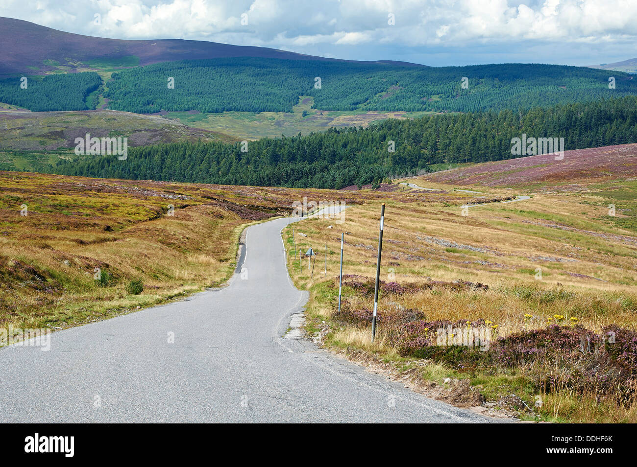 Aberdeenshire, al noreste de Escocia, en la antigua carretera militar a través de la hils, el B974, que une Fettercairn & Aboyne Foto de stock