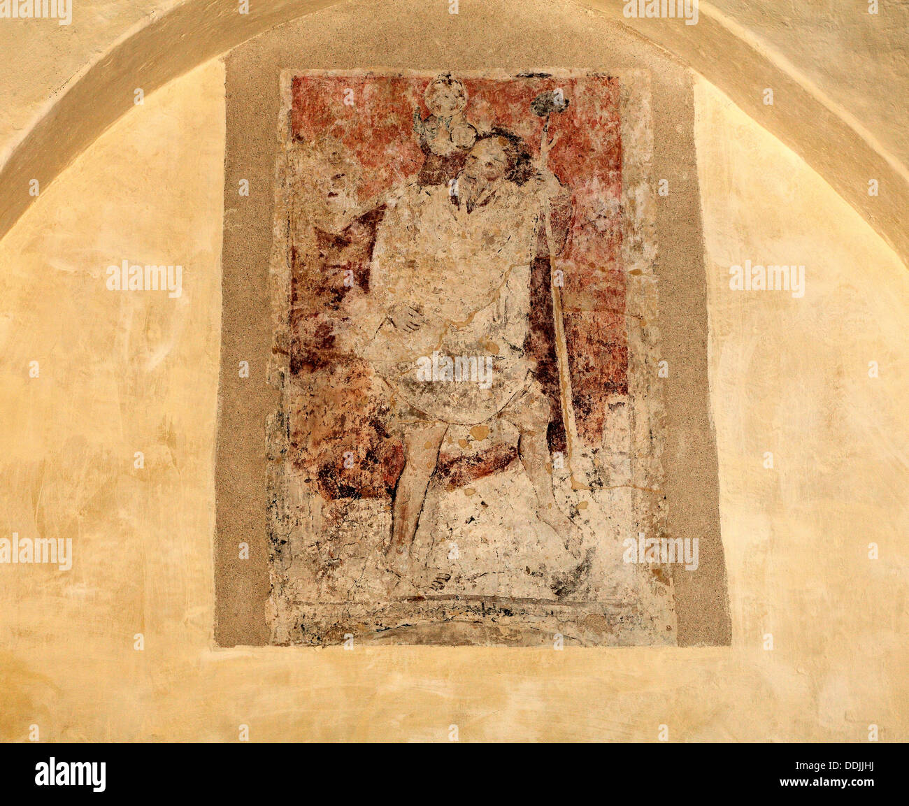 San Cristóbal, la pintura de la pared medieval del siglo XV, Burnham Overy, Norfolk Inglaterra pinturas de arte inglés saint santos Foto de stock