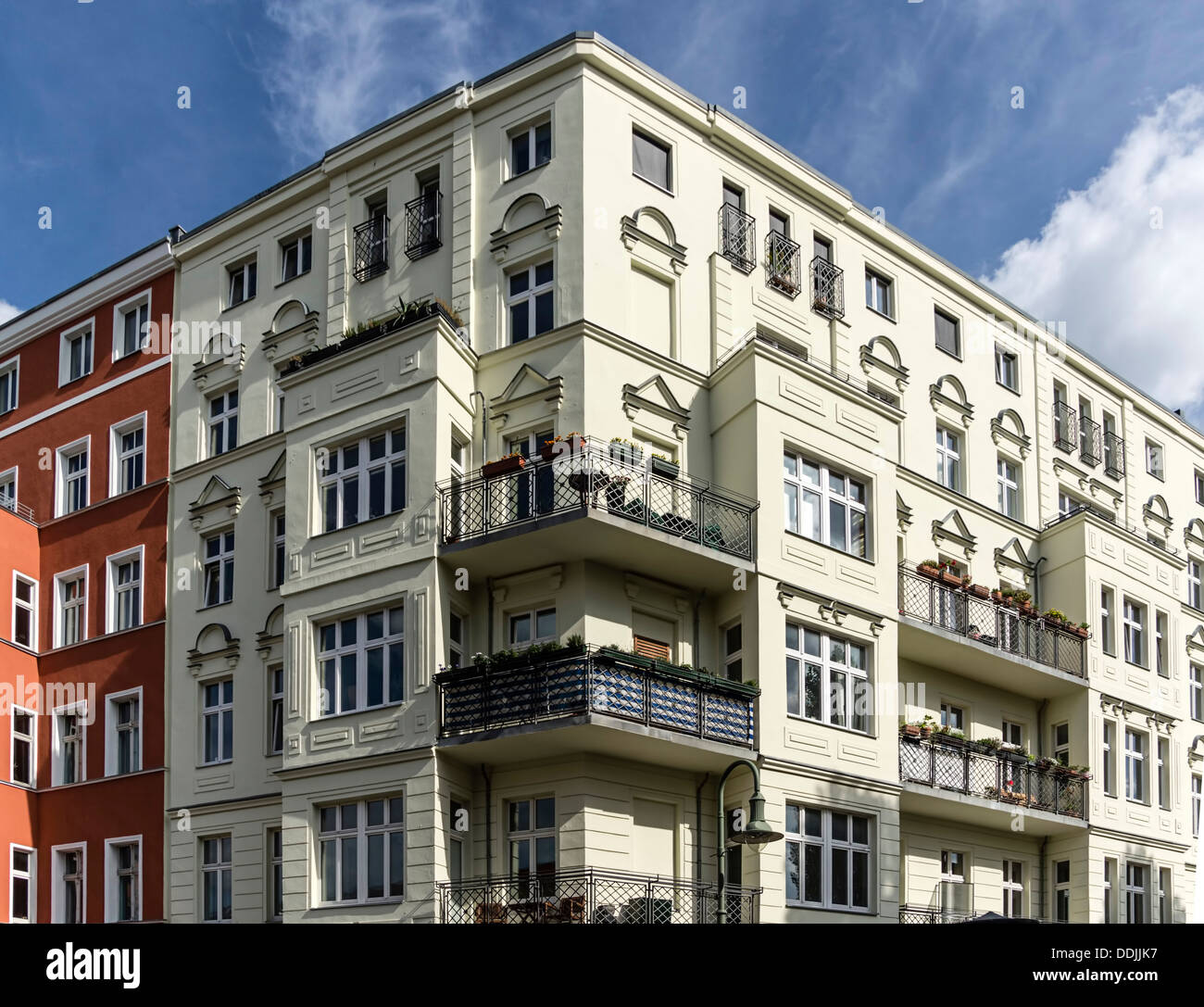 Nuevos edificios de apartamentos en Prenzlauer Berg, Berlín, Alemania Foto de stock