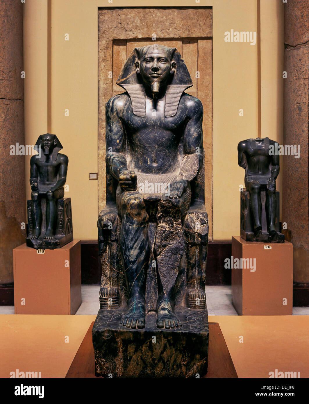 Estatua de diorita de Faraón Khafre - 26th siglo A.C., el Museo de Antigüedades Egipcias en El Cairo, Egipto, África Foto de stock
