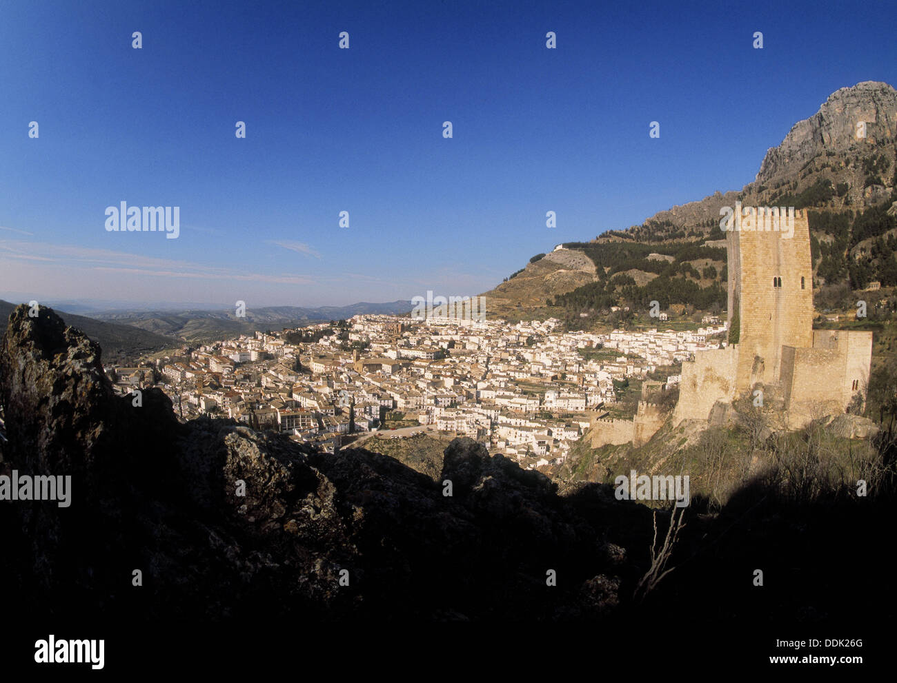 Cazorla con castillo en primer plano. Provincia de Jaén. Andalucia, Spain Foto de stock