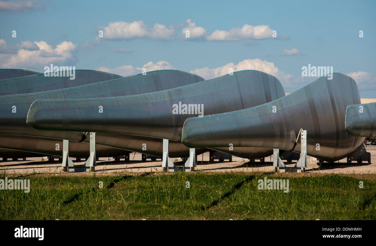 Tillsonburg, Ontario, Canadá - las paletas de las turbinas eólicas fuera de una planta de fabricación de Siemens. Foto de stock