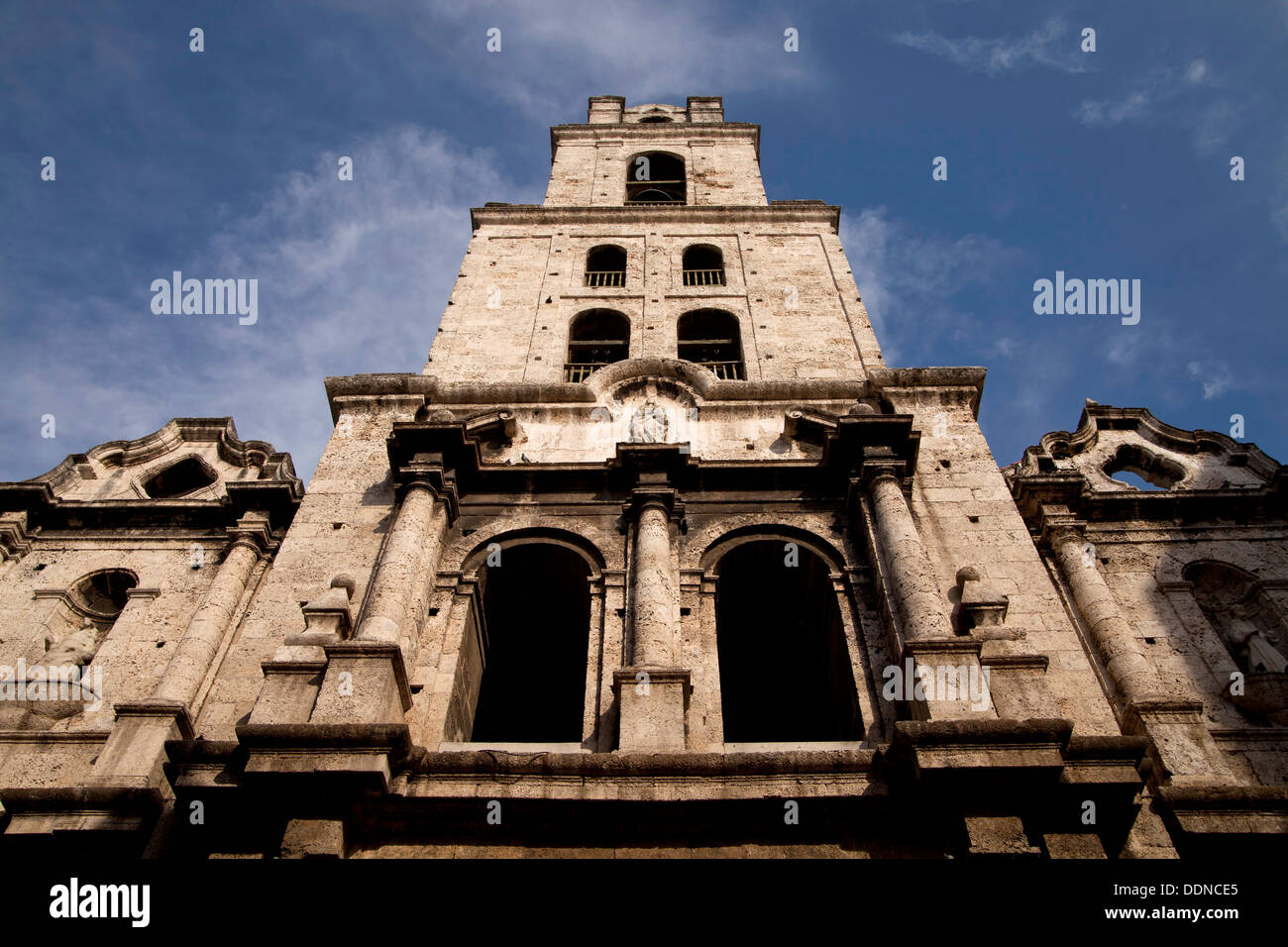 La Basílica y el monasterio de San Francisco de Asís, en la Plaza de