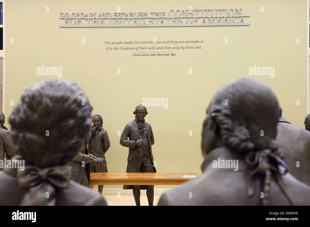 Estatuas de bronce de tamaño natural contiene 42 delegados al Consejo Constitucional Convention-Signers' Hall-Constitución Nacional Foto de stock