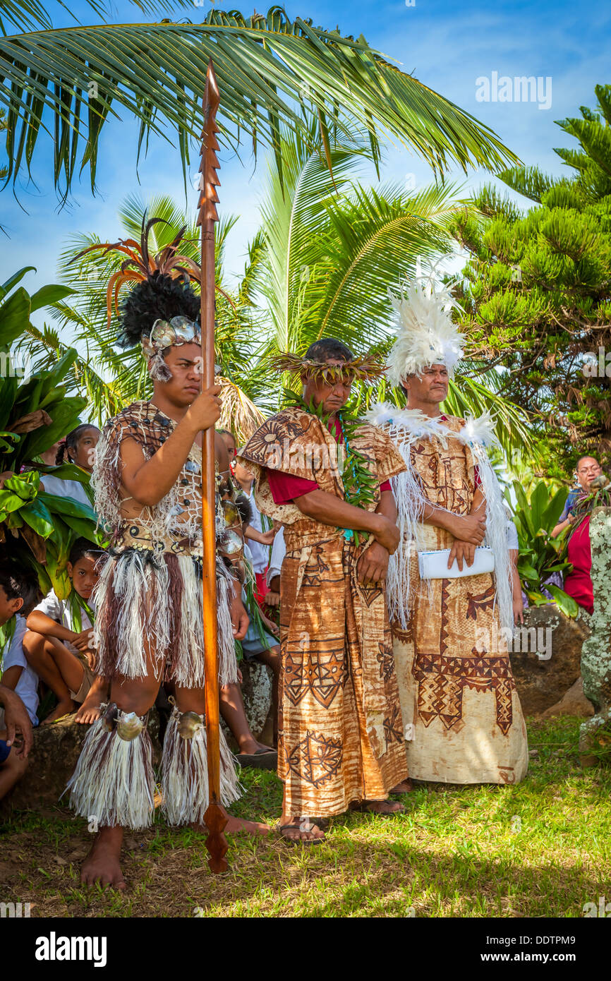 Vestido tradicional polinesio fotografías e imágenes de alta resolución -  Alamy