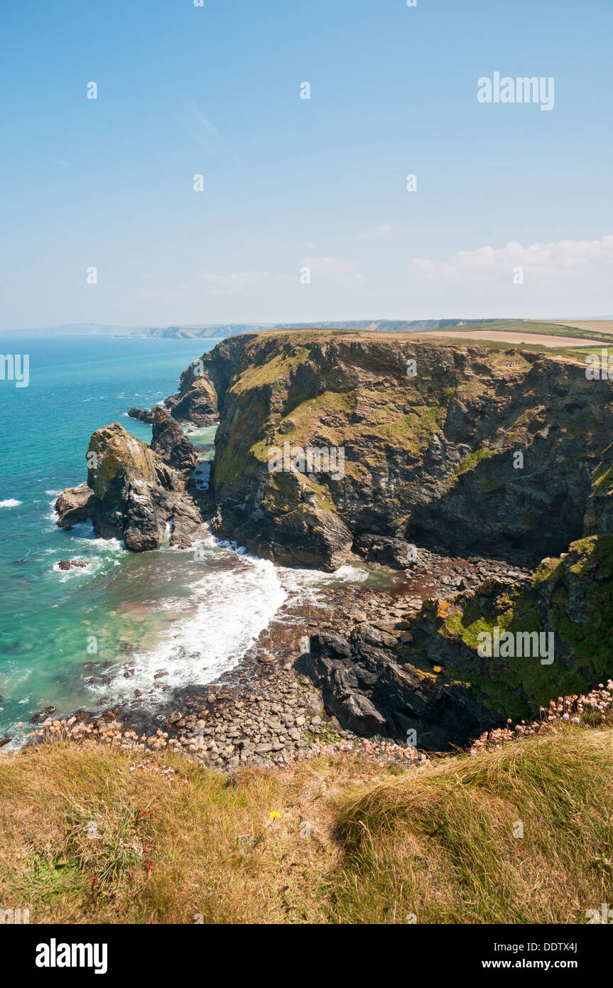 Gran Bretaña, Inglaterra, Cornwall, la Boca del Infierno, 88m acantilado Foto de stock