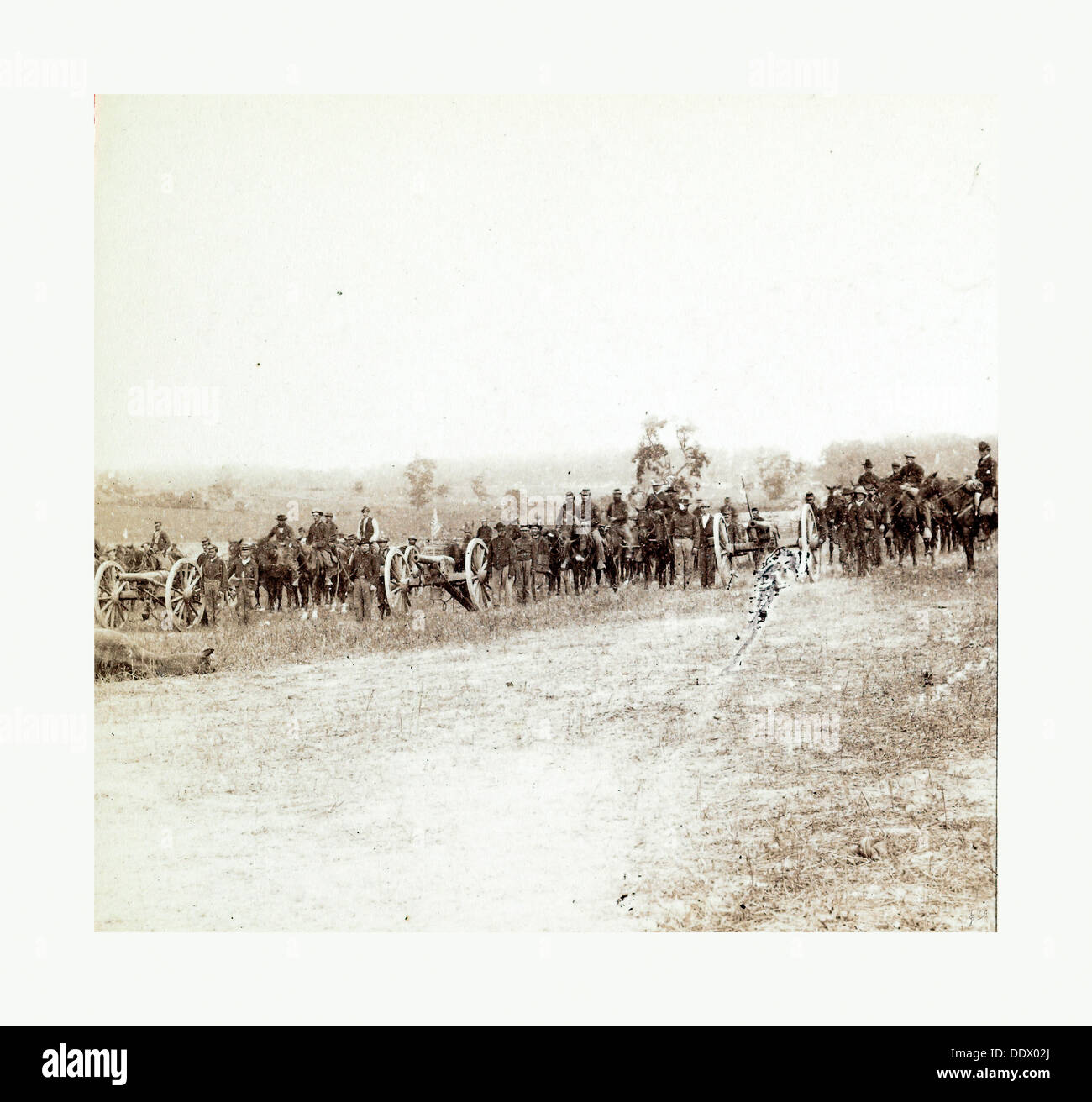 Guerra Civil Americana: el Capitán J. M. Knap el Pennsylvania independiente E batería de artillería ligera llegando al campo de batalla Foto de stock