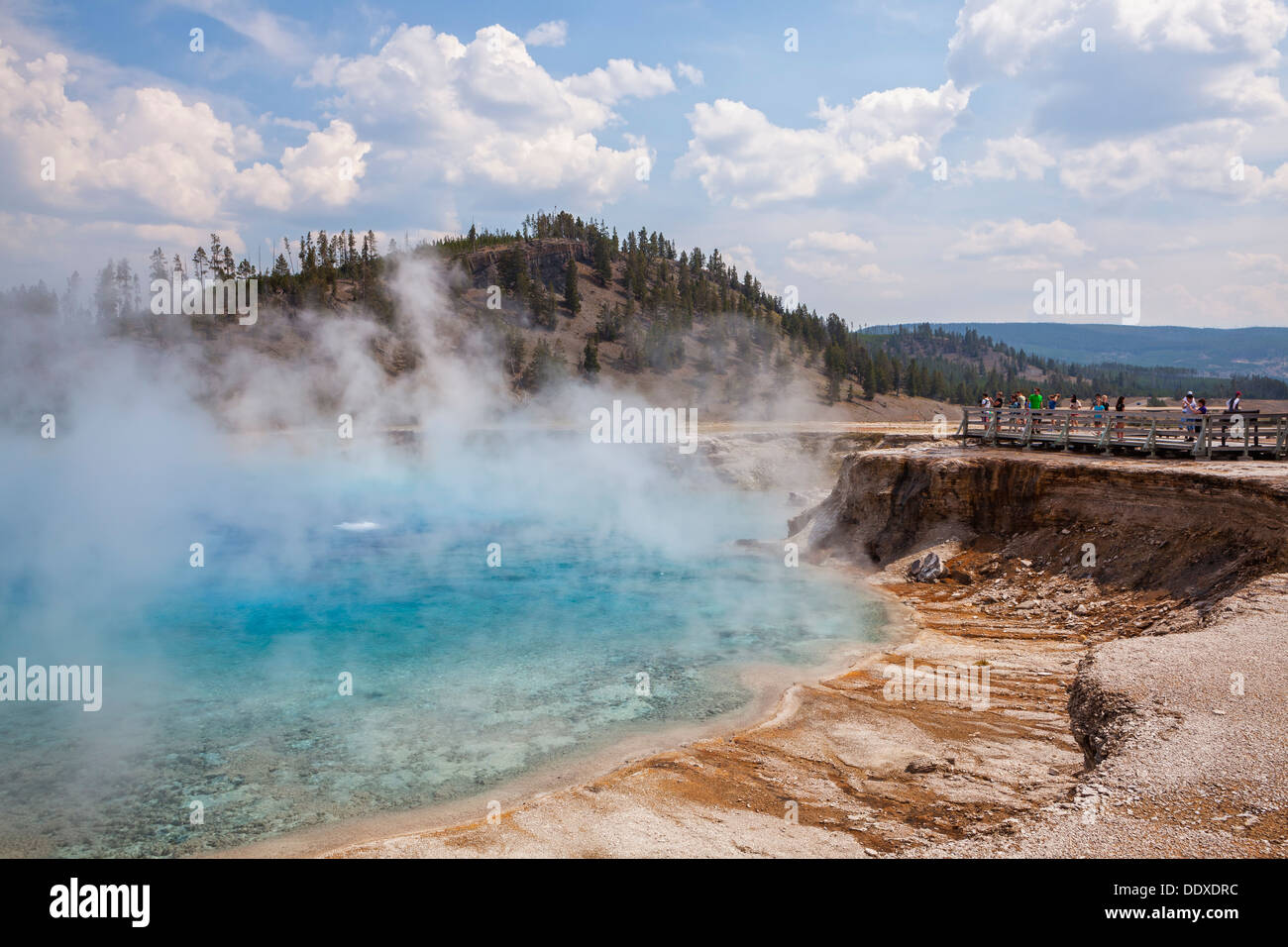 Excelsior Geyser, Midway Geyser Basin, el Parque Nacional Yellowstone, Wyoming Foto de stock