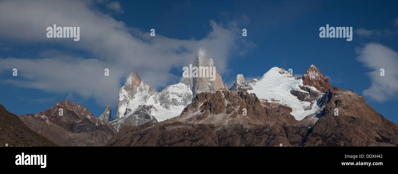 Vista panorámica del macizo de Fitzroy, con el Monte Fitzroy, Patagonia, sur de Argentina Foto de stock