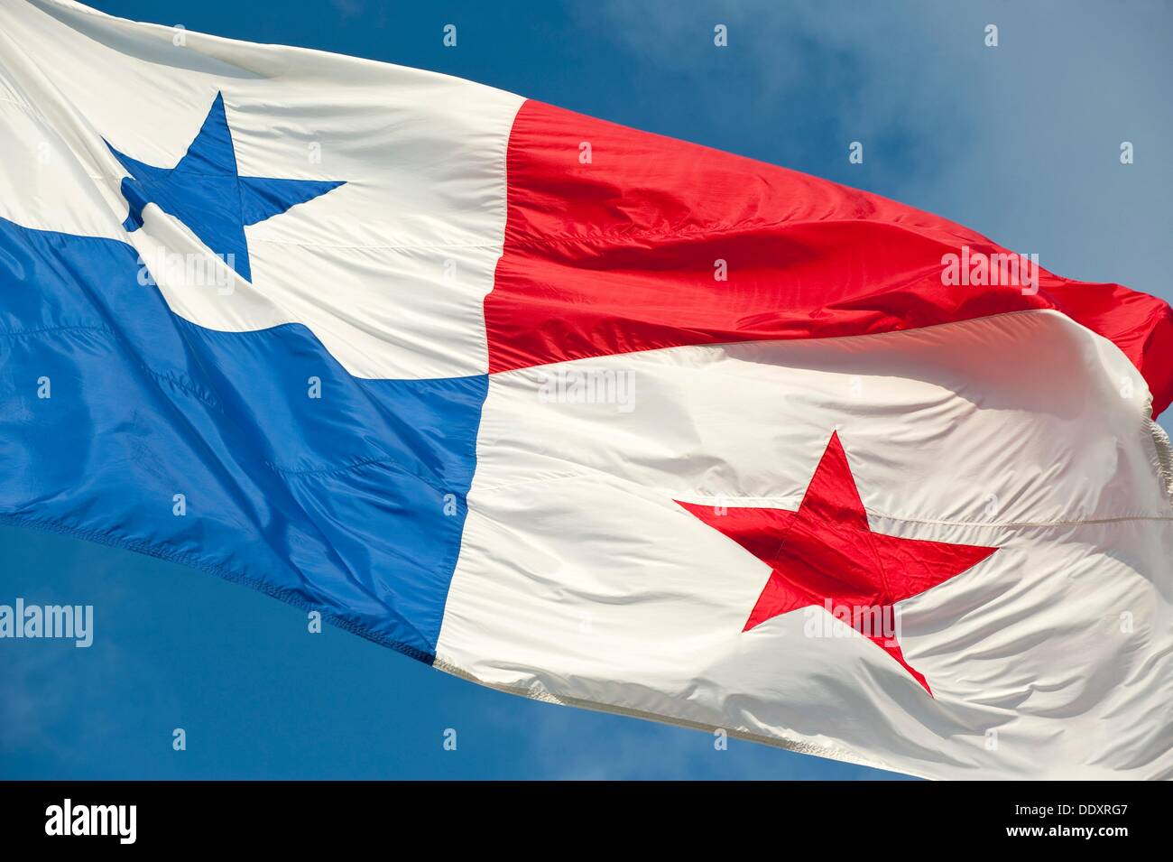 Nacional de Panamá bandera ondeando en el viento, Ciudad del Saber, Ciudad de Panamá, Panamá, América Central Foto de stock