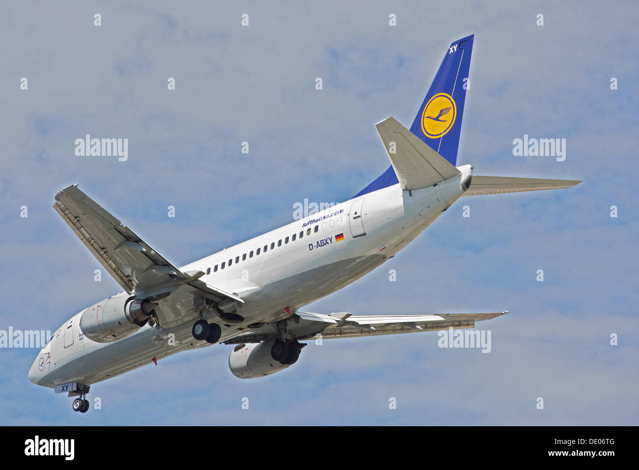 Avión de pasajeros de Lufthansa, aterrizaje Foto de stock