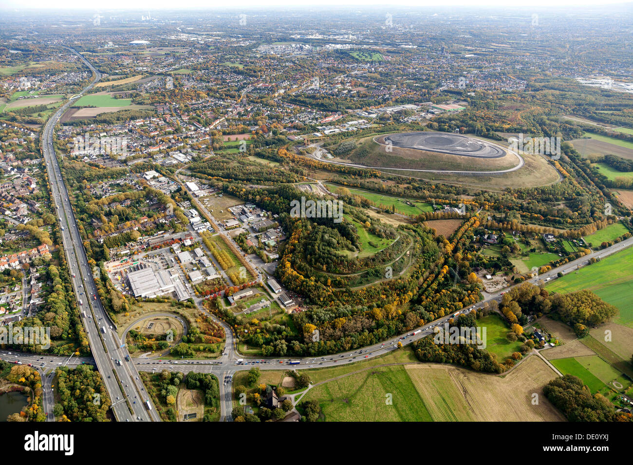 Vista aérea, B224, carretera, autopista A2, el despojo, consejos, Gladbeck, área de Ruhr, Renania del Norte-Westfalia Foto de stock