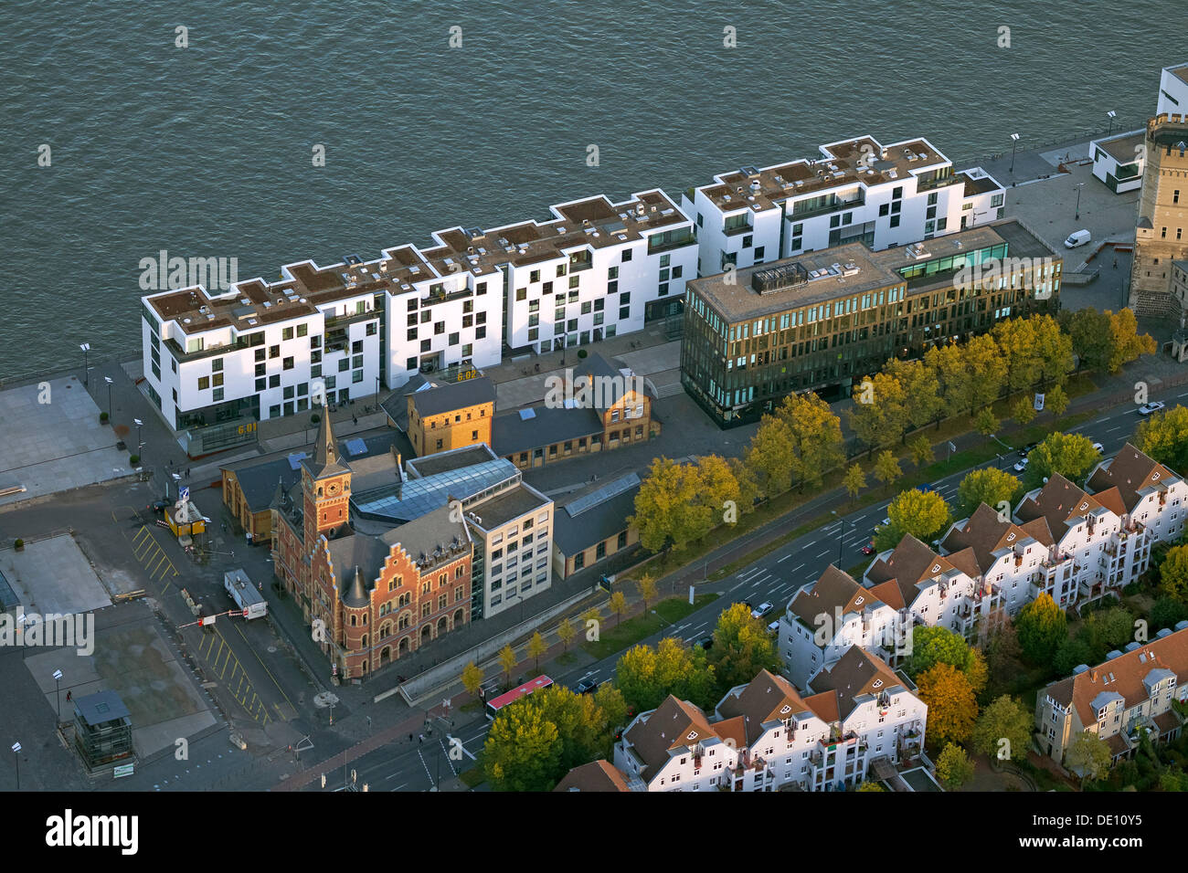 Vista aérea de la zona, Rheinauhafen, un proyecto de regeneración urbana Foto de stock