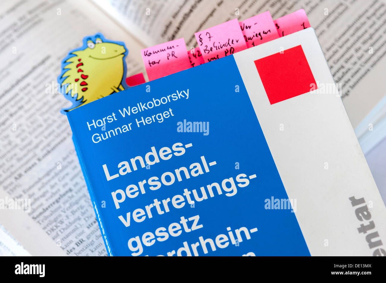 Libro 'Landespersonalvertretungsgesetz', Alemán para 'State personal derecho de representación", seminario para consejeros del personal Foto de stock