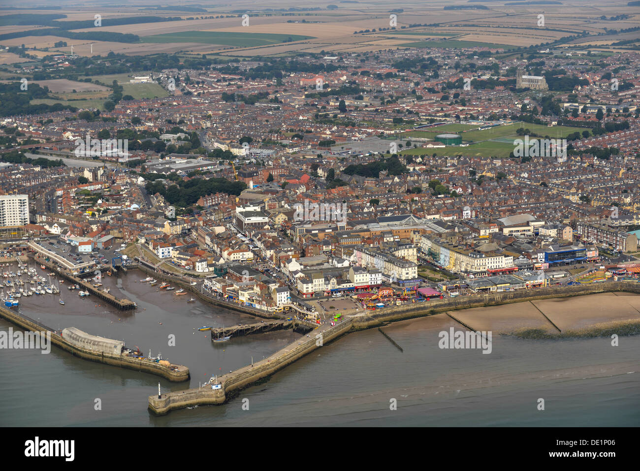 Fotografía aérea de Bridlington frente al mar y al puerto Foto de stock