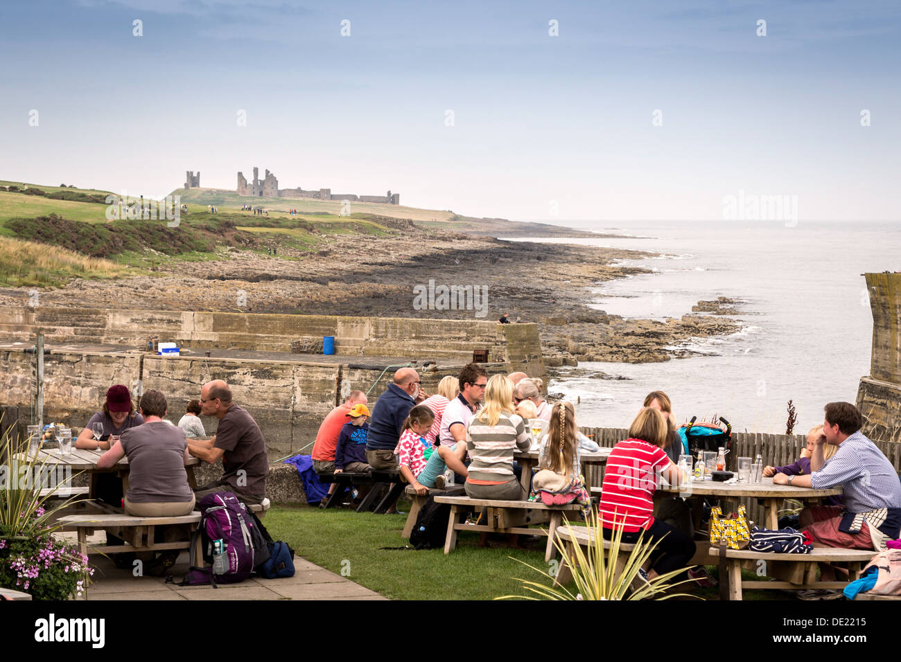 El castillo de Dunstanburgh Craster, Northumberland, Inglaterra, Reino Unido, GB Foto de stock