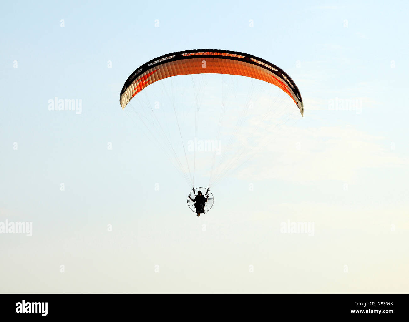Ala Delta Parapente hombre volar paracaídas actividad recreativa UK planeadores. Foto de stock