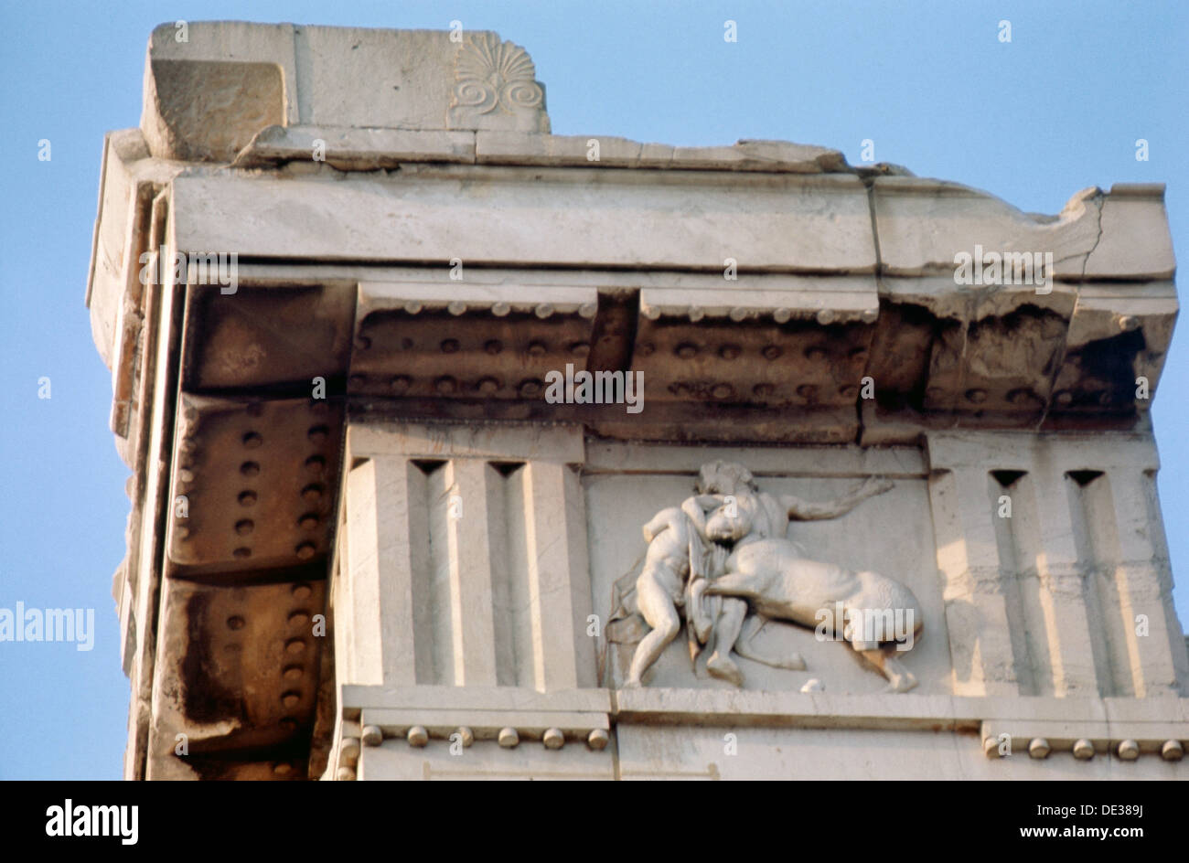 Detalle del Partenón metope -la lucha contra el centauro. Foto de stock