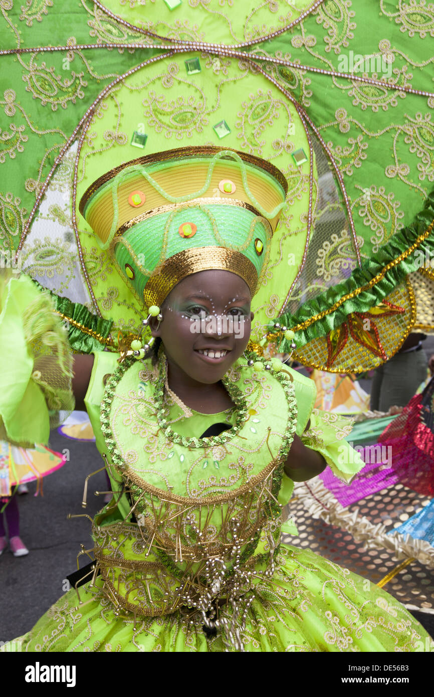 Miami Florida, Homestead Miami Carnival, Festival de Masqueraders de Mardi  Gras del Caribe, Mujer africana negra inmigra traje traje disfraz  enloquecido enloquecido Fotografía de stock - Alamy