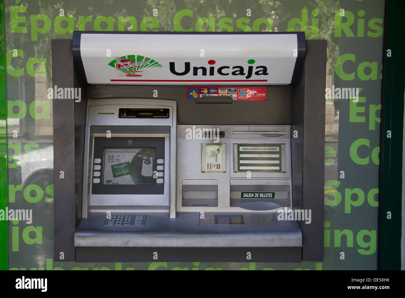Cajero automático ATM español Unicaja en Alicante Fotografía de stock -  Alamy