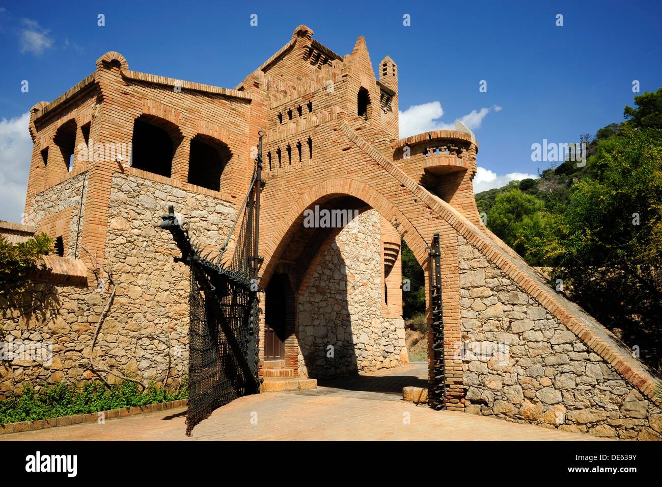 La casa del guardián entrada principal, parte interior de Celler Güell