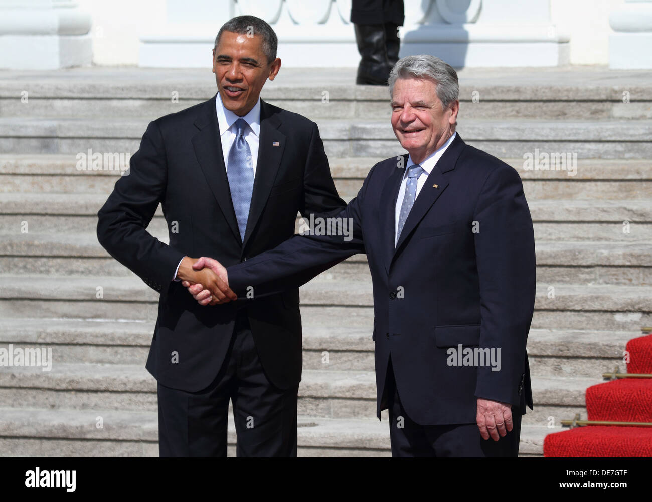 Berlín, Alemania, el presidente estadounidense Barack Obama y el Presidente Federal Joachim Gauck am Schloss Bellevue Foto de stock