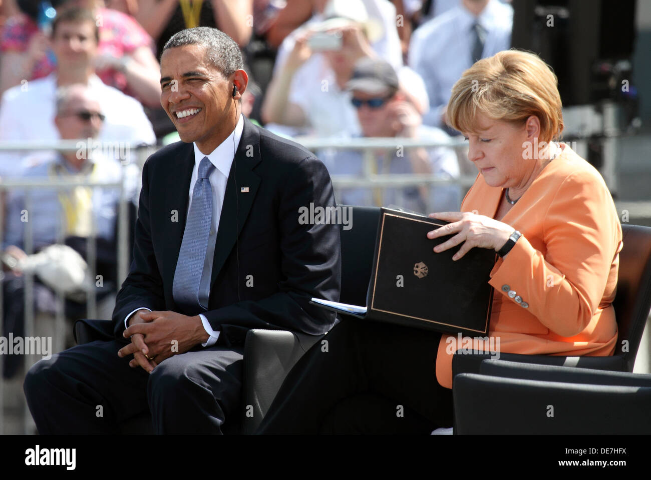 Berlín, Alemania, el presidente estadounidense Barack Obama y la Canciller alemana Angela Merkel (CDU) en la Puerta de Brandenburgo Foto de stock