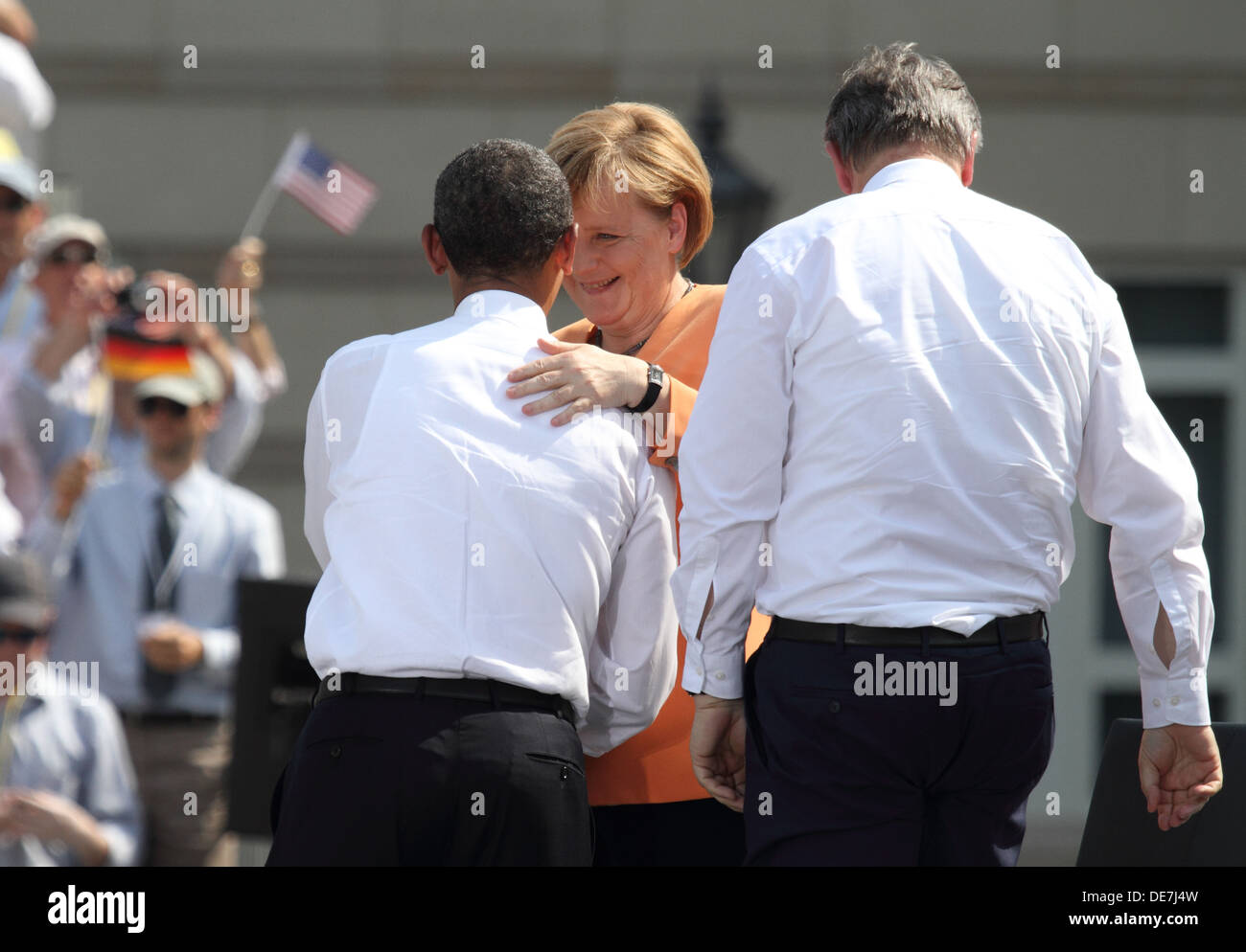 Berlín, Alemania, Barack Obama, Angela Merkel y Klaus Wowereit en la Puerta de Brandenburgo Foto de stock