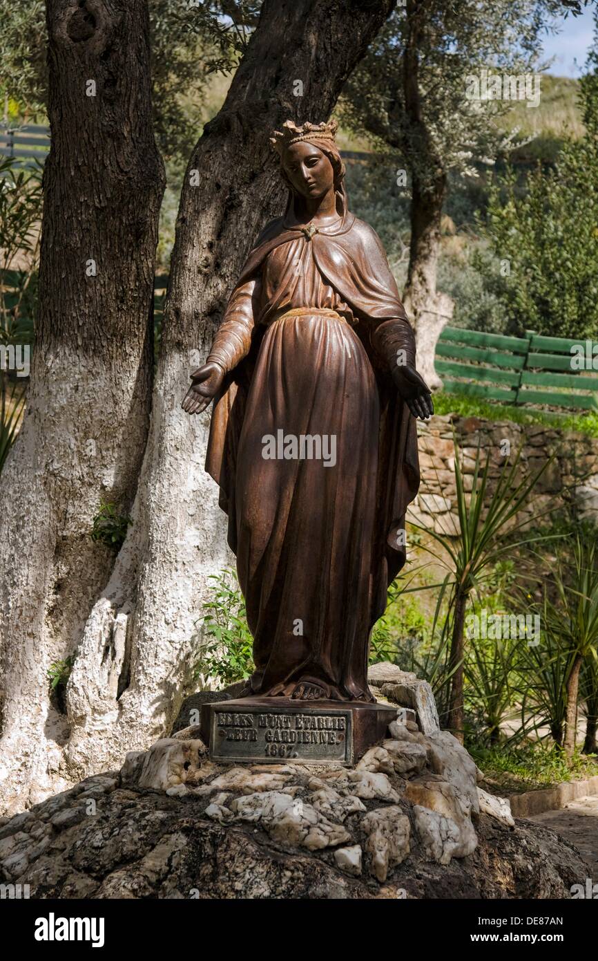 Estatua de la madre virgen en efeso fotografías e imágenes de alta