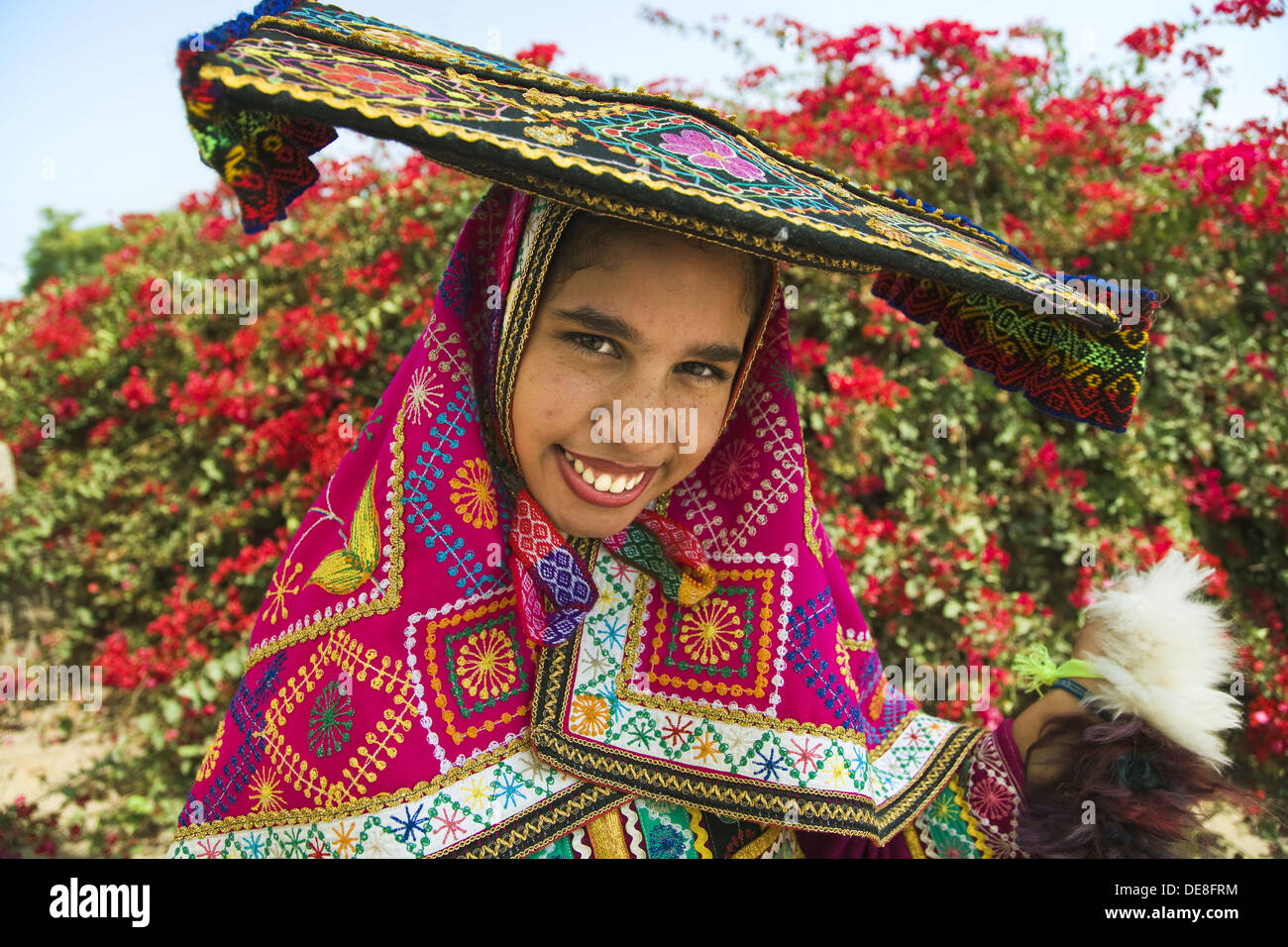 Chica vistiendo el traje típico de la región de Cusco, Perú Fotografía de  stock - Alamy