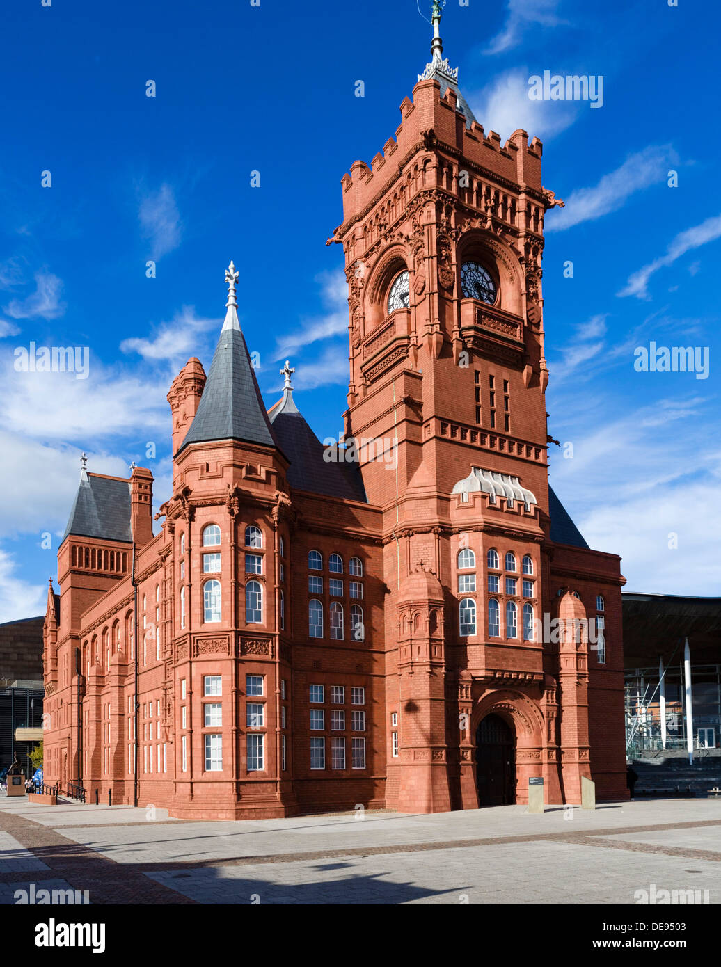 El histórico edificio Pierhead de la Asamblea Nacional de Gales, la Bahía de Cardiff, Cardiff, South Glamorgan, Wales, REINO UNIDO Foto de stock