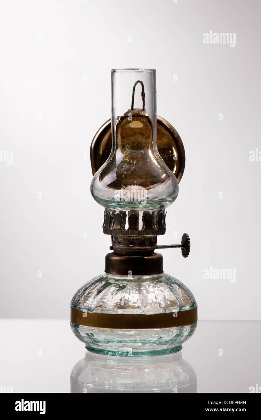 Controlar El principio Superposición Lámpara de aceite de vidrio decorativa fotografías e imágenes de alta  resolución - Alamy