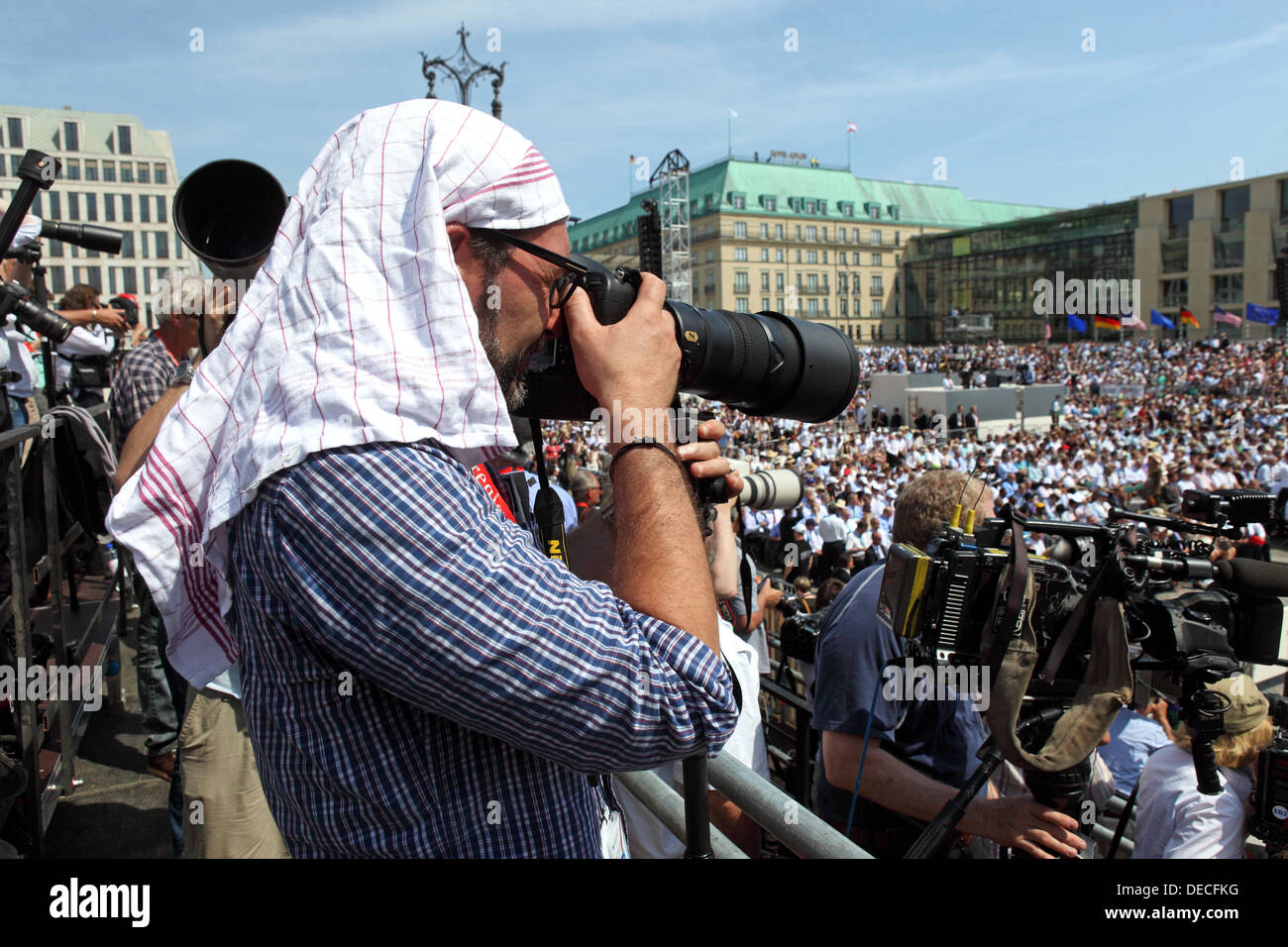 Berlín, Alemania, la prensa durante el discurso de Barack Obama en la Puerta de Brandenburgo Foto de stock