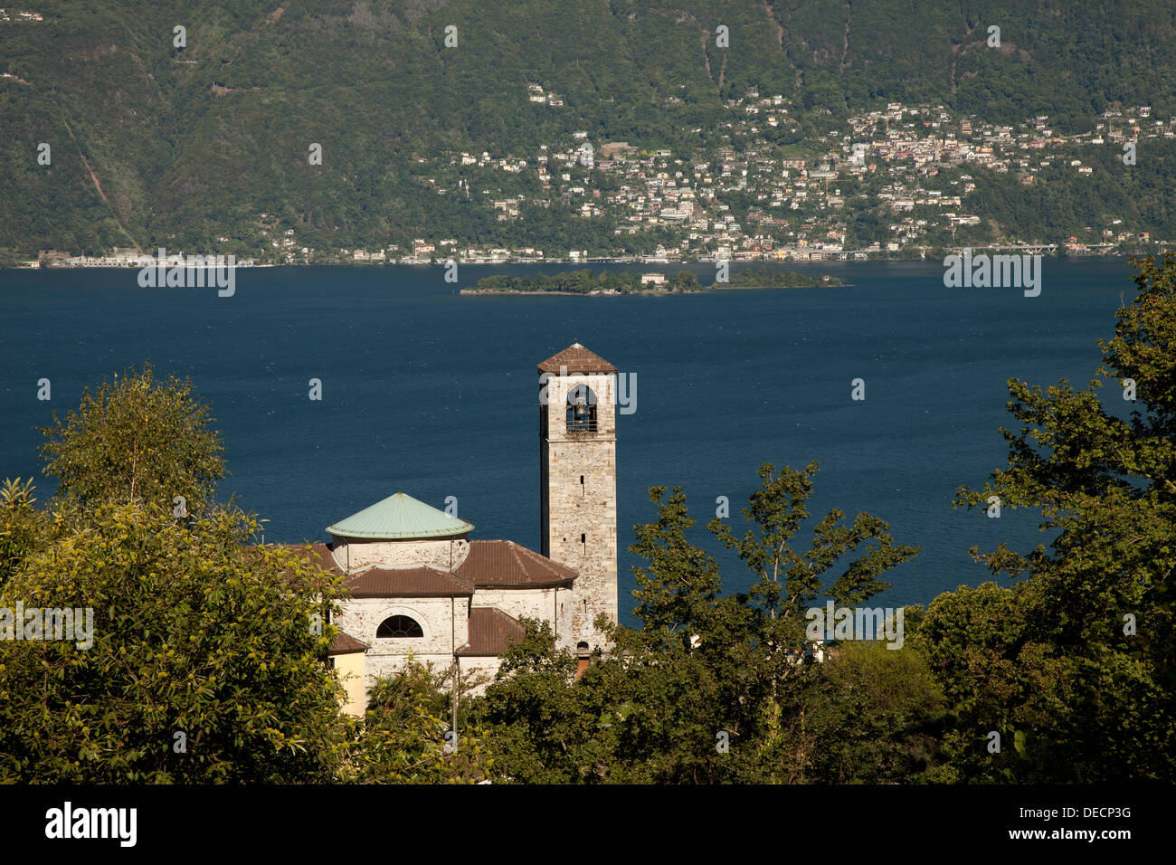 Sant'Abbondio, Lago Maggiore, en el cantón de Tessin, Suiza Foto de stock
