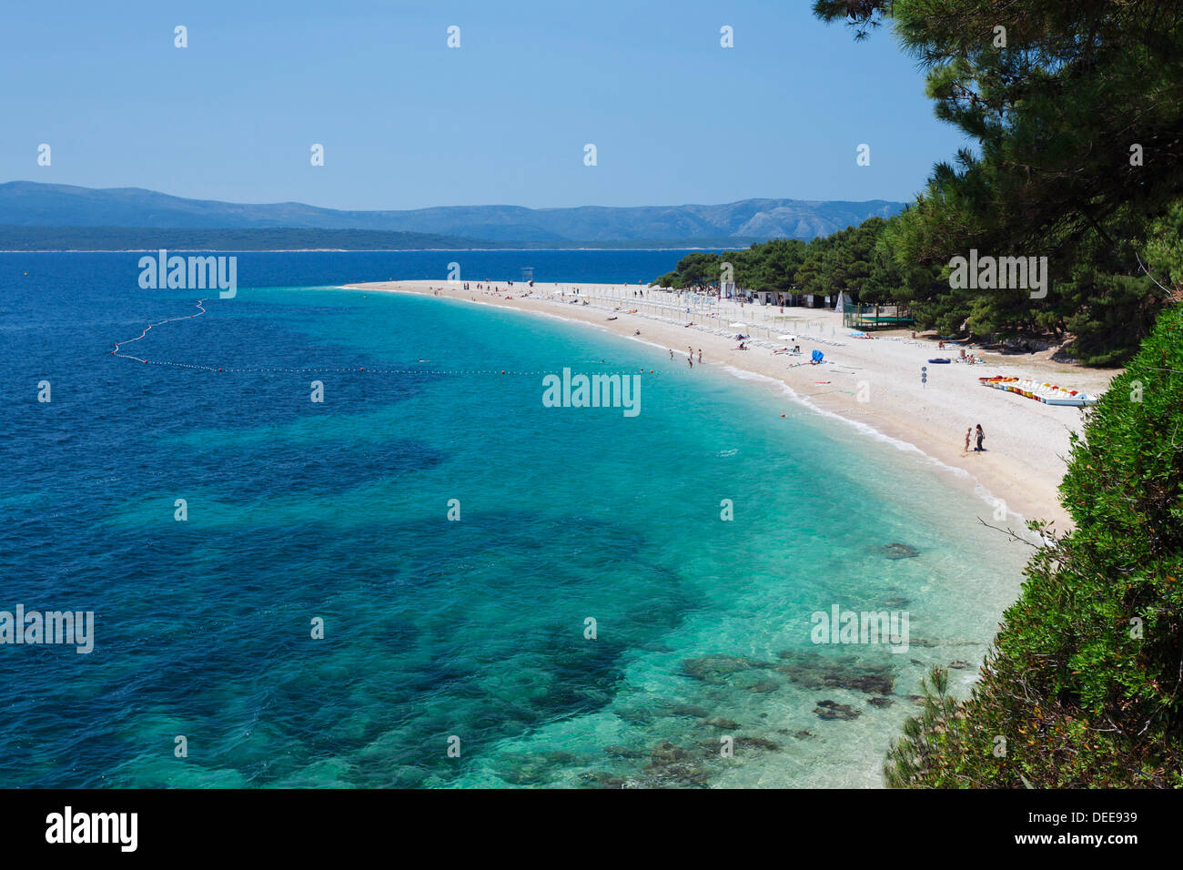 Playa Zlatni Rat Cuerno De Oro Y La Isla De Hvar En El Fondo